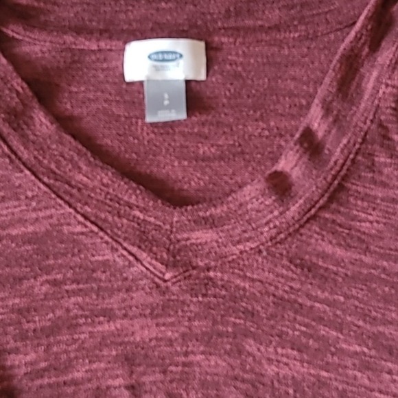 Old Navy Basic V-neck Sweater - Picture 4 of 4